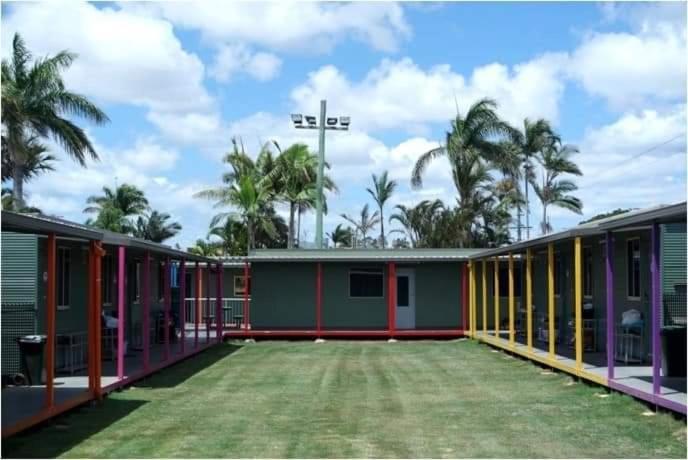 Palm Tree Backpackers Hostel Bundaberg Exterior photo